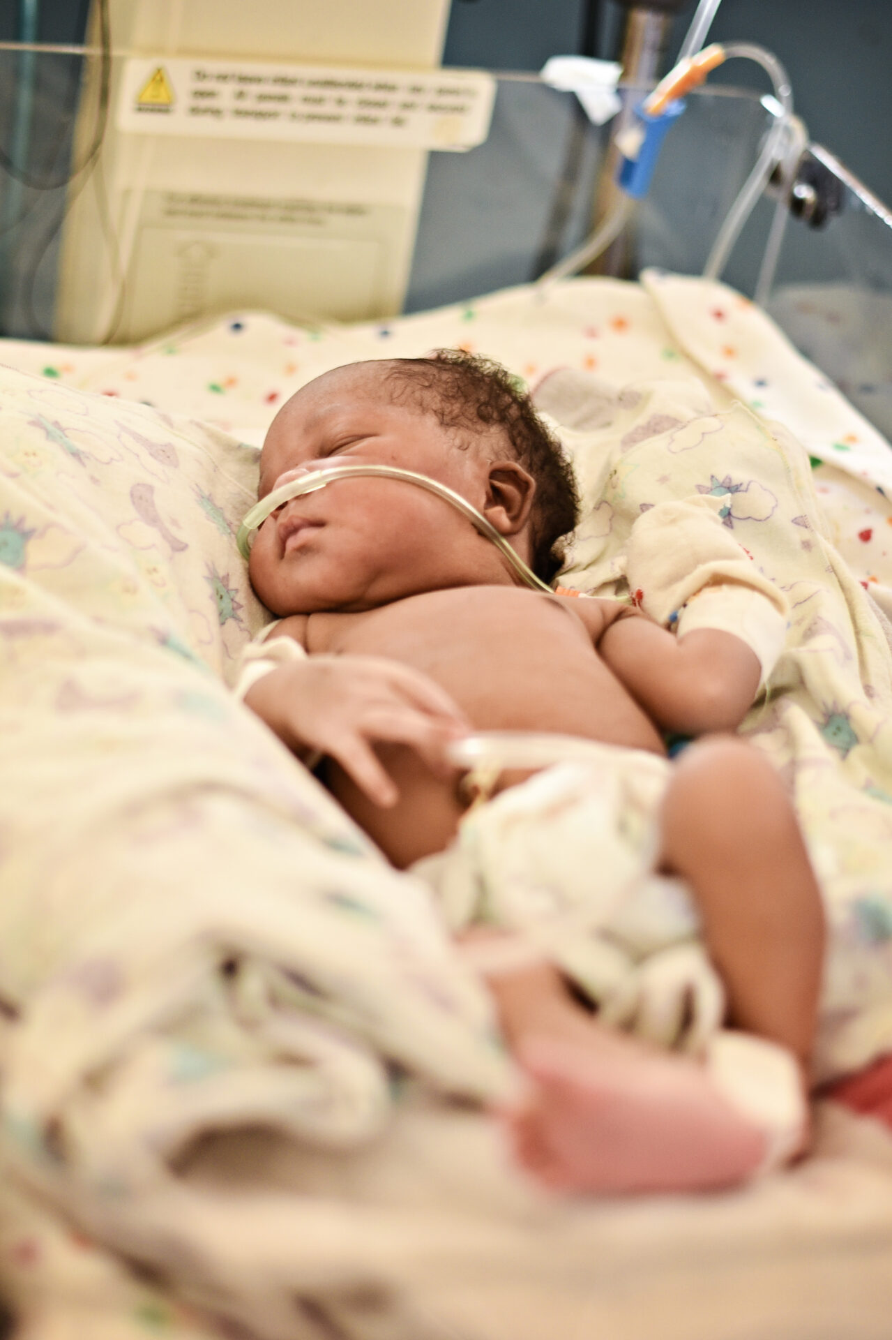 Baby with oxygen in the neonatal intensive care unit